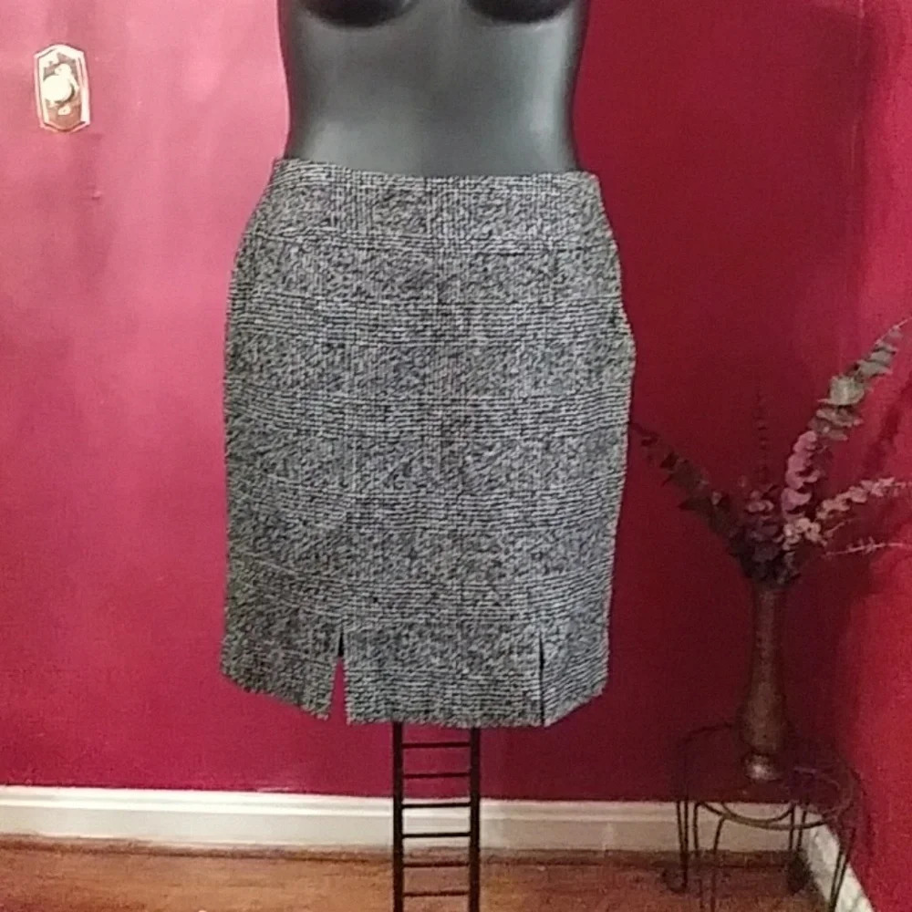 JONES NY WOOL SKIRT SIZE 8